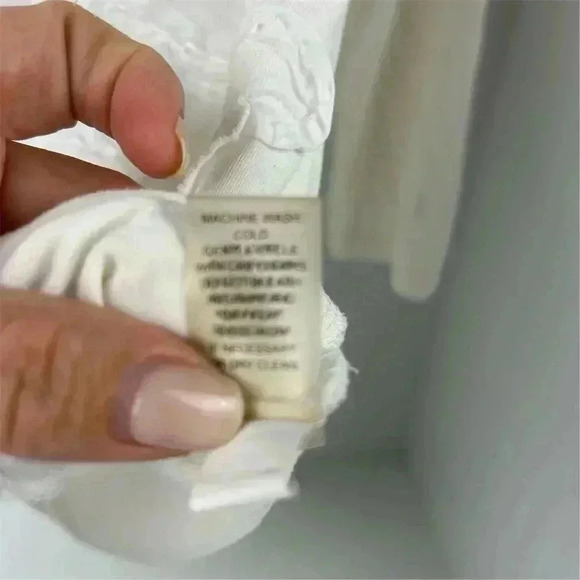 Cable & Gauge Women's M White Long Sleeve Swirl Design Blouse - Picture 5 of 7